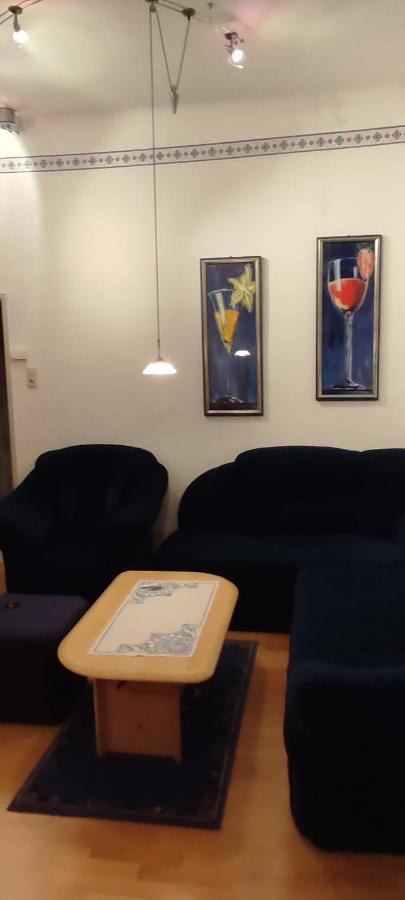 2-Room Appartment Near Westbahnhof Bécs Kültér fotó