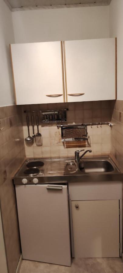 2-Room Appartment Near Westbahnhof Bécs Kültér fotó