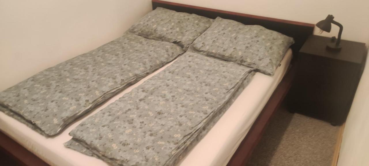 2-Room Appartment Near Westbahnhof Bécs Kültér fotó
